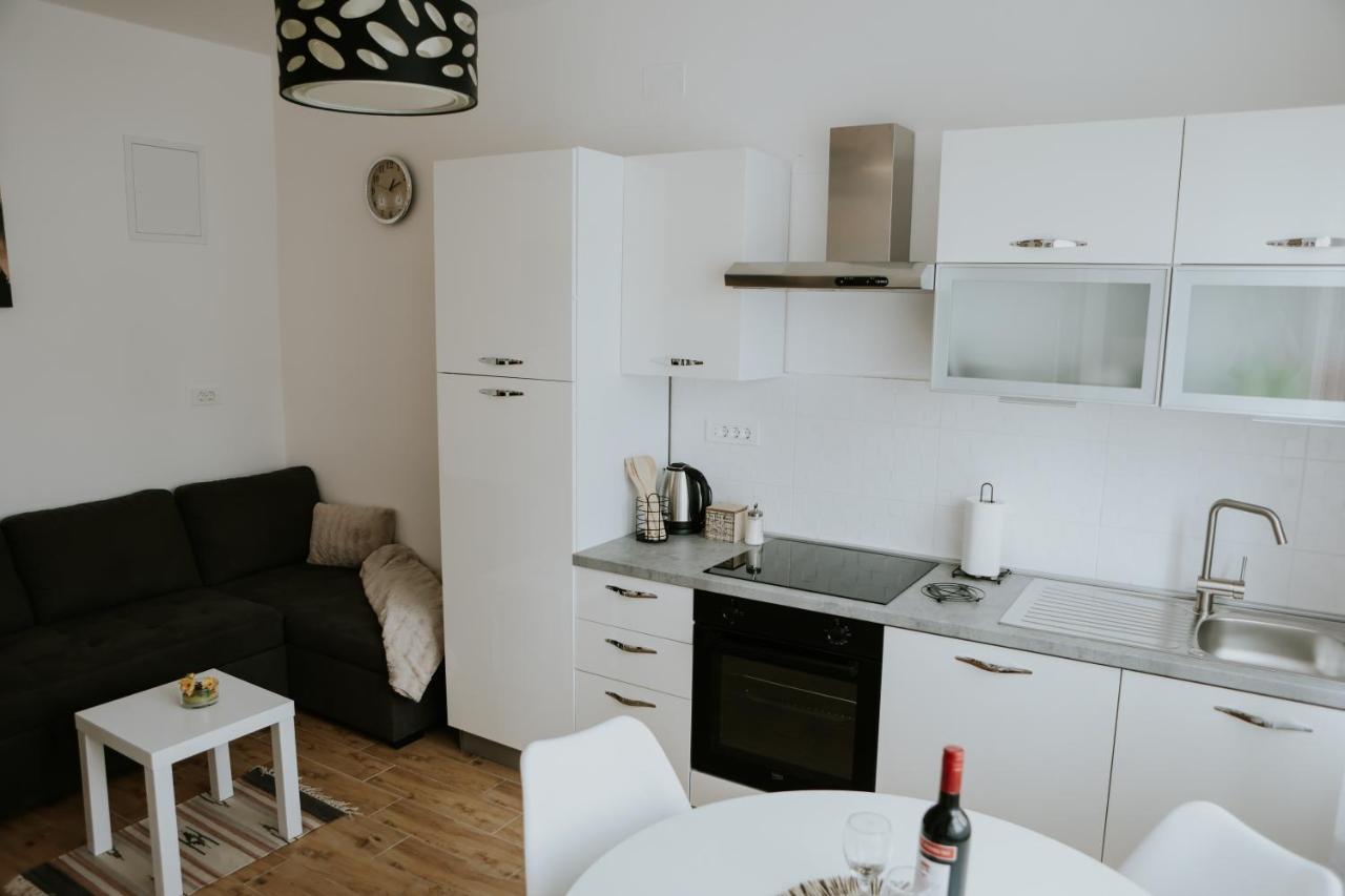 Apartman Nikola Gospić Εξωτερικό φωτογραφία