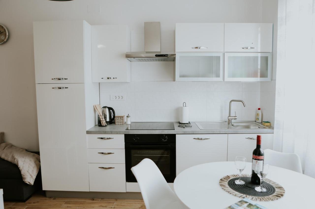 Apartman Nikola Gospić Εξωτερικό φωτογραφία